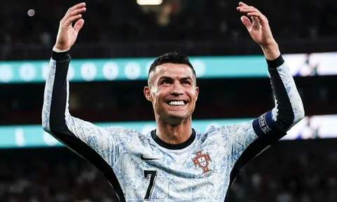 Ronaldo nói gì khi lập kỷ lục khó tin trên mạng?