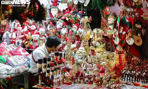 Sắp đến Noel, 'thủ phủ' bán đồ trang trí ở Hà Nội vẫn ế ẩm