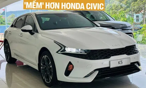 Kia K5 thanh lý còn từ 784 triệu tại đại lý, xe hạng D rẻ hơn cả Honda Civic hạng C bản tiêu chuẩn