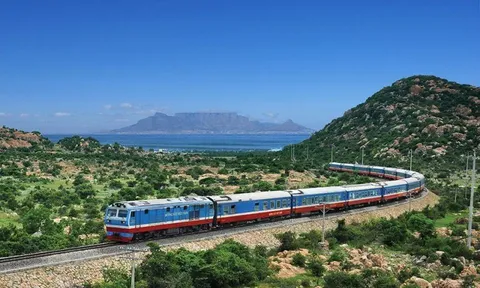 Chuyến tàu chạy 300km vừa nâng cấp thành chất lượng cao: Vé rẻ ngang xe khách mà được nhận xét "5 sao"