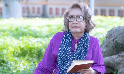Nữ NSƯT nổi tiếng đi hát quán nhậu mưu sinh: Mất sự nghiệp vì hỏa hoạn, lý do 80 tuổi tự sống dù có 5 con