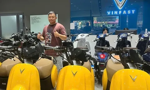 Chi chục tỷ đồng mở 2 đại lý xe máy điện VinFast, chủ đầu tư chia sẻ: Thị trường đang ở thời điểm vàng
