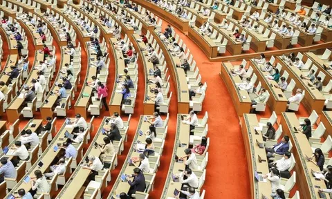 Quốc hội họp về công tác nhân sự, thông qua các nghị quyết về kinh tế, ngân sách