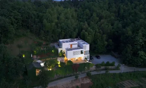 Chàng trai 30 tuổi bỏ phố về quê, xây biệt thự 760 m2 cho bố mẹ dưỡng già: Không cần kiếm đủ tiền mới chọn được cách sống