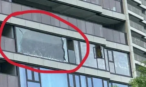 Chồng tôi nhất quyết đóng kín ban công bằng cửa kính, sau 6 tháng tôi hối hận đến mức muốn phá bỏ ngay lập tức