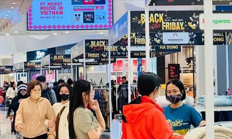 Black Friday: Người tiêu dùng thắt chặt chi tiêu, lựa chọn kỹ