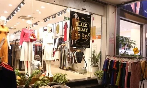 La liệt hàng giảm giá ngày Black Friday, khách vẫn èo uột