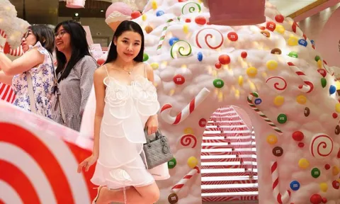 Cận cảnh quán cà phê Giáng sinh 200k/giờ ở TP.HCM, đáng thì thấy đáng nhưng trải nghiệm thì thật sự chưa xứng!