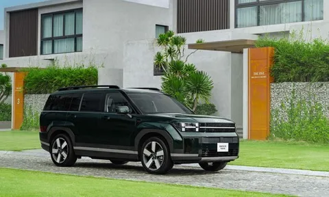 Hyundai Santa Fe hybrid chính thức ra mắt Việt Nam: Tiêu thụ 6,4L/100 km, giá 1,37 tỷ đồng