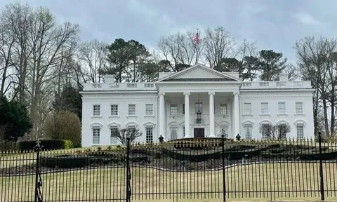 Gia đình gốc Việt rao bán 'bản sao' Nhà Trắng giá 35 triệu USD