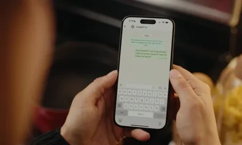 ChatGPT bị chê vì lắp bắp trả lời sai trước câu hỏi dễ đến nỗi trẻ con cũng biết: "Cứ tưởng tài giỏi cỡ nào!"