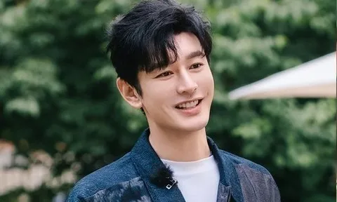 Tài tử Huỳnh Hiểu Minh không quan tâm con gái út, để tình cũ hot girl làm mẹ đơn thân, "còng lưng" trả nợ?