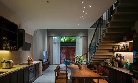 Nhà phố 'tự làm mát' con gái xây dành tặng bố mẹ