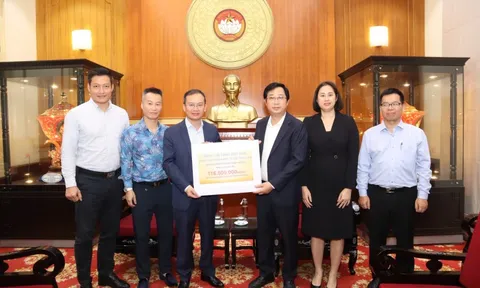 Đoàn Thể thao Việt Nam ủng hộ đồng bào khắc phục hậu quả mưa lũ