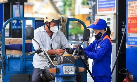 Giá xăng dầu giảm mạnh