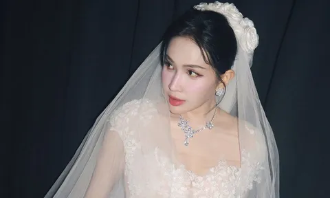 "Đệ nhất mỹ nhân làng hài" thử váy cưới, chuẩn bị theo chồng?