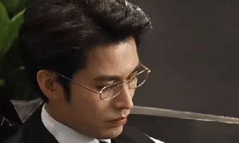 Hé lộ gia cảnh thật của 1 "tổng tài" nổi tiếng trên mạng