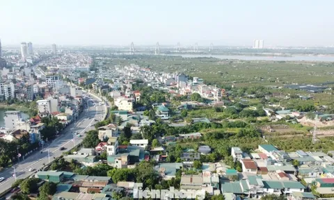 Phường rộng nhất Hà Nội ‘xoay như chong chóng’ với vi phạm xây dựng: Cũ chưa dỡ, mới đã mọc