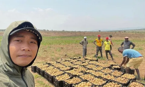 Động thái lạ của kênh Quang Linh Vlogs