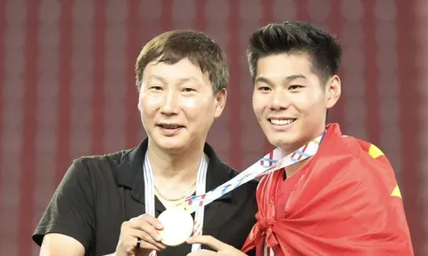 HLV Kim Sang-sik tiết lộ lời động viên giúp U22 ngược dòng khó tin trước Thái Lan