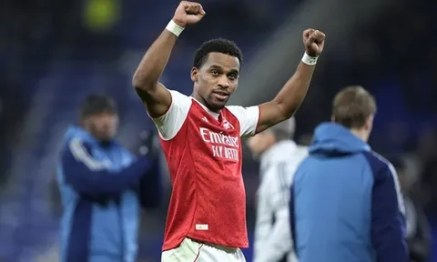 Arsenal giữ vững ngôi đầu, Mbappe san bằng kỷ lục của Ronaldo