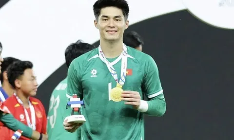 Thủ môn U22 Việt Nam Trần Trung Kiên gây sốt ở Thái Lan, được bình chọn đẹp trai nhất SEA Games