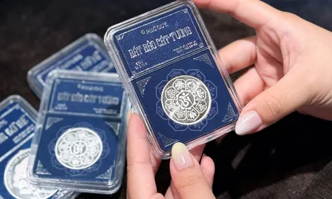 Giá bạc hôm nay neo cao trên 74 triệu đồng/kg