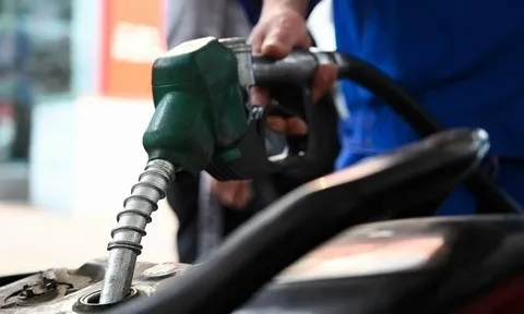 Giá xăng dầu giảm mạnh