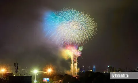 Mãn nhãn màn pháo hoa chào mừng năm mới 2026