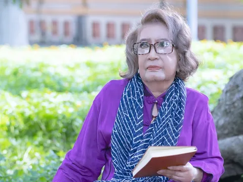 Nữ NSƯT nổi tiếng đi hát quán nhậu mưu sinh: Mất sự nghiệp vì hỏa hoạn, lý do 80 tuổi tự sống dù có 5 con