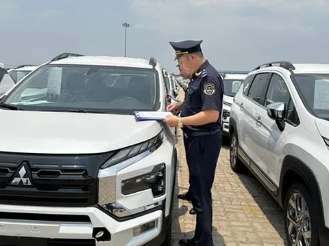 Thị trường ô tô ế ẩm, vì sao lượng xe nhập khẩu vẫn tăng mạnh?