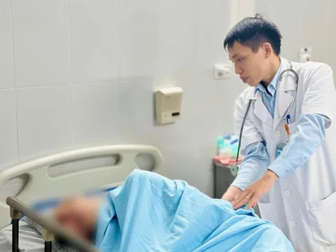 Cứu sống bệnh nhân nhiễm trùng đa kháng, lộ cả xương sống sau mổ cột sống