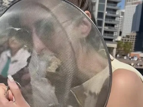 Khách Tây làm 1 việc "khó hiểu" trên đường phố Úc: Nguyên nhân đến từ thứ không ai ngờ tới