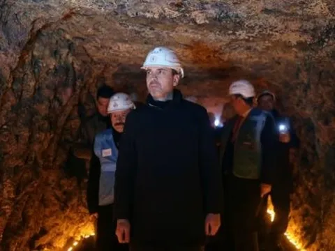 Một quốc gia vừa tuyên bố phát hiện mỏ đất hiếm lớn thứ 3 thế giới: Quy mô ước tính 12,5 triệu tấn, phân vân không biết bắt tay Mỹ hay Trung Quốc