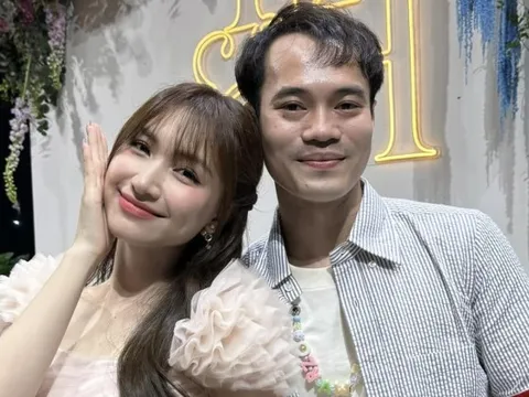 Hoà Minzy bất ngờ nhắn Văn Toàn: "Tôi cưới bạn..." khiến phần bình luận bùng nổ, lộ cả thời điểm tổ chức đám cưới?
