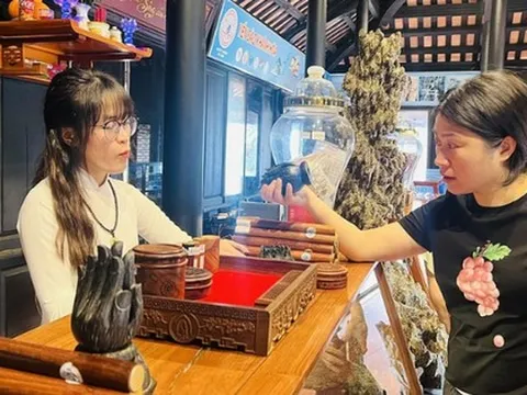 Khách Việt kể chuyện đi du lịch Trung Quốc, nhận xét: "Rất muốn mua 1 thứ về nhưng không thể"