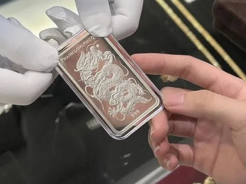 Giá bạc ổn định trên 51 triệu đồng/kg