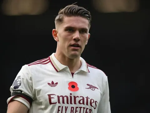 Tiền đạo Gyokeres của Arsenal gặp vấn đề