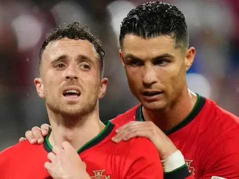 Ronaldo tiết lộ lý do không dự tang lễ Diogo Jota: "Nơi nào tôi đến cũng thành rạp xiếc"