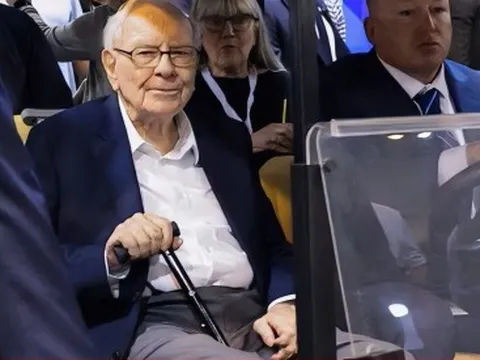 Công nghệ 8/11: Warren Buffett bị AI giả mạo, thêm đơn kiện OpenAI