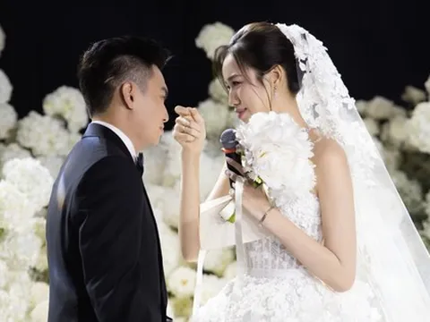 "Chào em, vợ yêu xinh đẹp của anh" - Trọn vẹn lời thề nguyện của Viết Vương dành cho Đỗ Hà