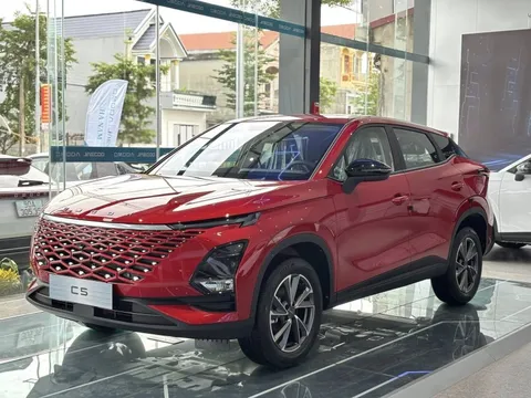 Omoda & Jaecoo tiếp tục giảm giá: Omoda C5 rẻ ngang Sonet, Jaecoo J7 ‘xanh chín’ với CX-5, Tucson