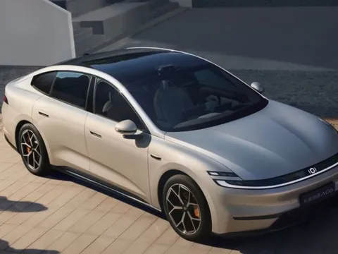 Hãng xe xây nhà máy tại Việt Nam vừa ra mắt mẫu xe điện đi 2.120 km: Sạc nhanh chỉ trong 12 phút, giá khởi điểm hơn 400 triệu đồng