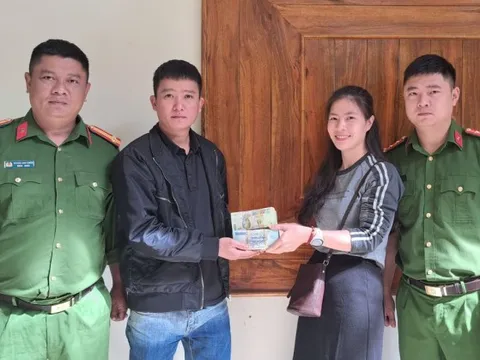 Chuyển nhầm 450 triệu đồng cho người lạ, người phụ nữ "cầu cứu" công an, giúp lấy lại toàn bộ số tiền