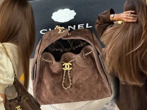 Túi mới nhất của Chanel khiến MXH bùng nổ, dân tình khẩn thiết đòi "bản dupe"