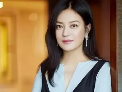 Triệu Vy hoạt động trở lại trên mạng xã hội sau "phong sát"