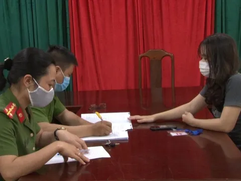 Công an đã cảnh báo vô số lần nhưng nữ sinh 2002 ở Hà Nội vẫn chuyển khoản 100 triệu đồng cho lừa đảo