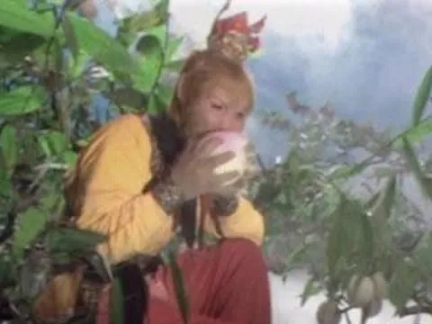 Tại sao Tôn Ngộ Không chỉ dám cắn một miếng đào tiên?