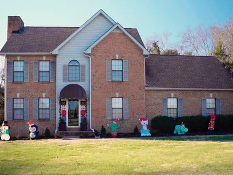 Tự mua nhà thì không đủ tiền, chờ lấy chồng còn vô vọng hơn: Giới trẻ rủ bạn thân mua nhà, cùng ghi tên vào sổ đỏ!