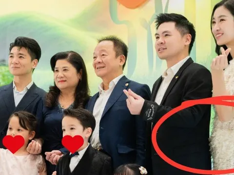 Đỗ Mỹ Linh lộ vòng hai lùm lùm khi dự sinh nhật bố chồng hào môn, nghi vấn đang mang thai lần 2